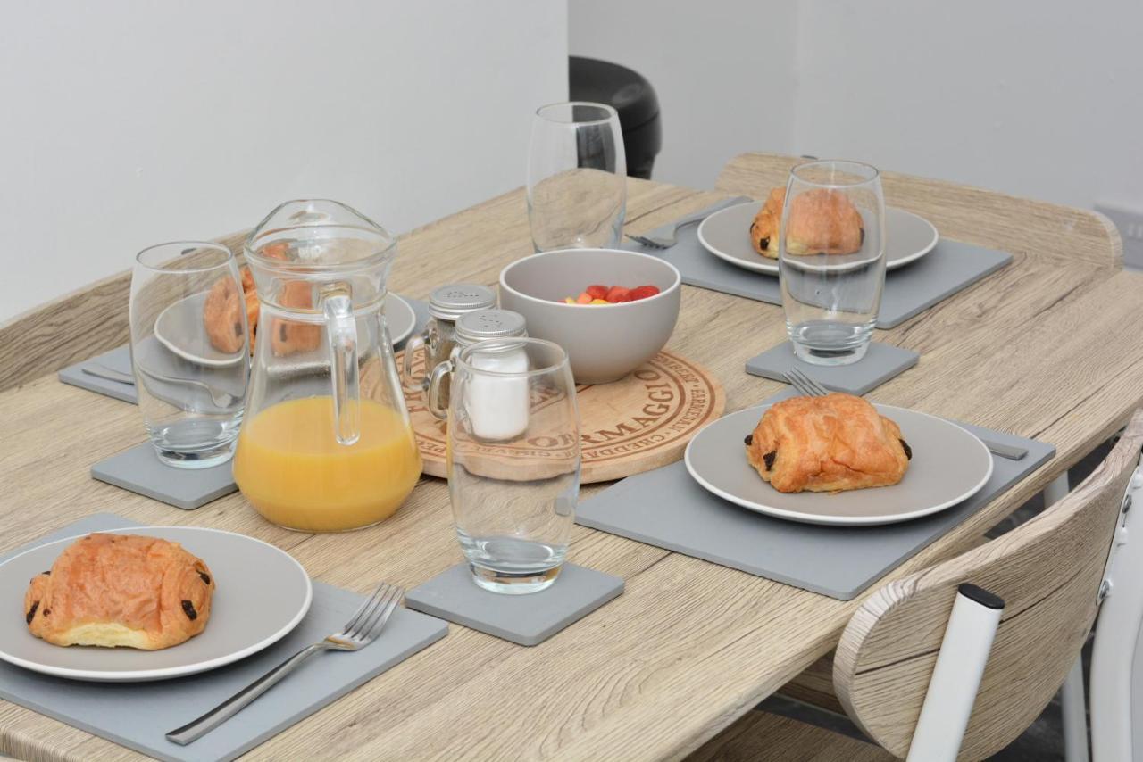 Spacious And Homely 2 Bedroom Flat - Suitelivin غيتْسْهيد المظهر الخارجي الصورة