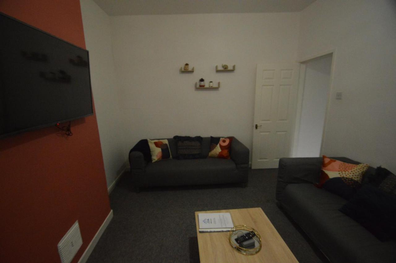 Spacious And Homely 2 Bedroom Flat - Suitelivin غيتْسْهيد المظهر الخارجي الصورة